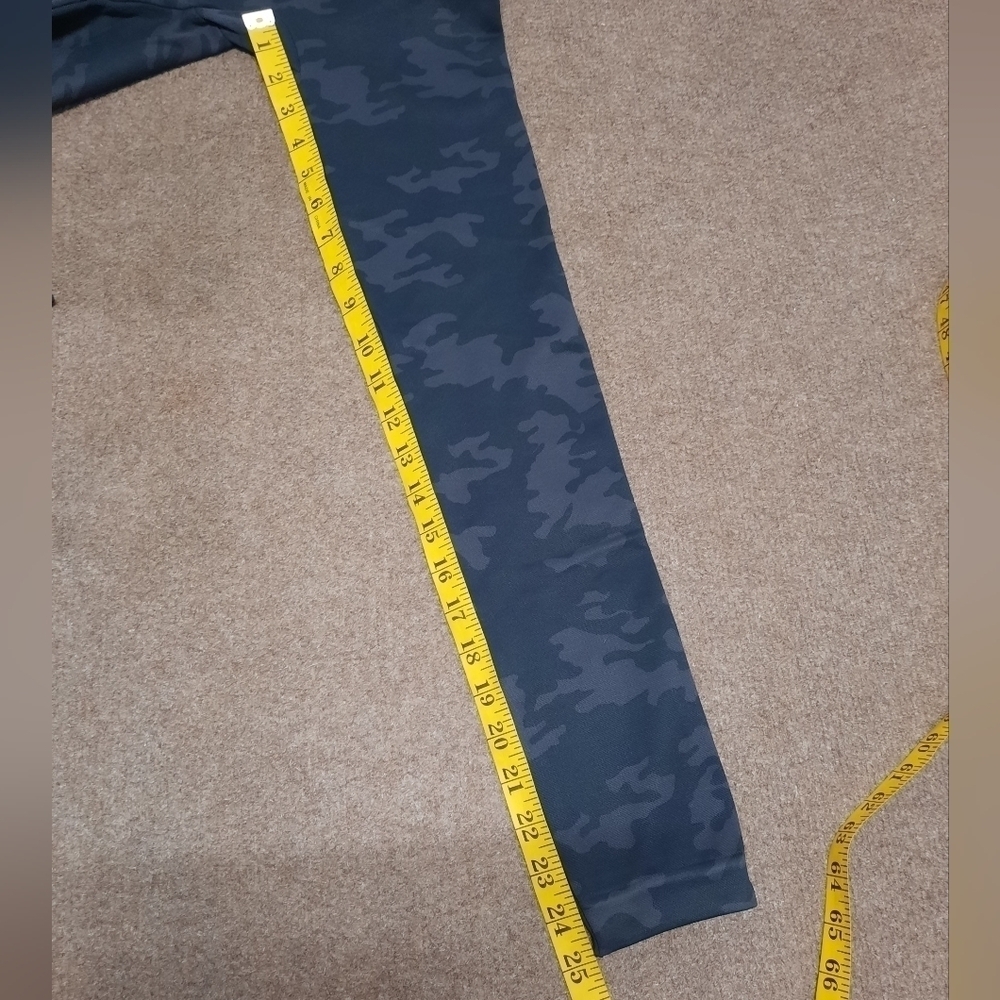 Spanx Ecocare Seamless Leggings Black Camo High Rise Women's Medium New - Picture 11 of 11